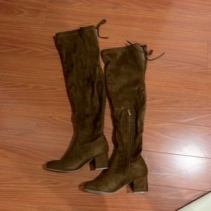 Brown knew high boots